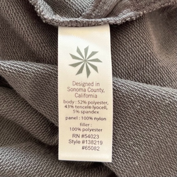 Athleta Gray Quilted 1/4 Zip Vortex Pullover Jacket - Picture 6 of 6